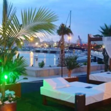 Modern In With Air Conditioning, 60 M².